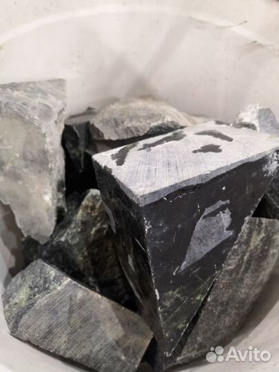 Камни для печи Змеевик темный (колотый) 10 кг