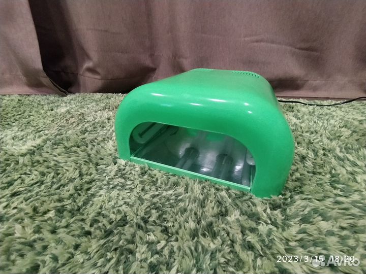 Ультрафиолетовая лампа для маникюра