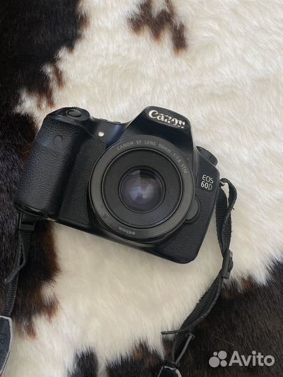 Фотоаппараcanon 60d на запчасти, объектив 50mm 1.8