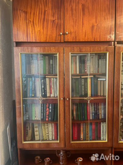 Продам два шкафа от стенки