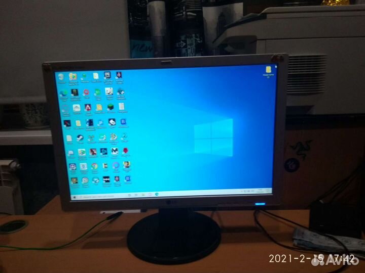 Монитор LG 19
