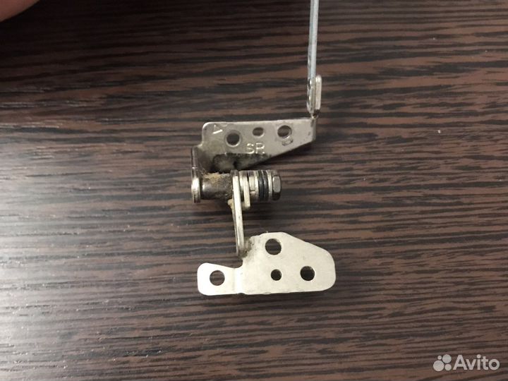 Петля(правая) для ноутбука Toshiba Satellite C850