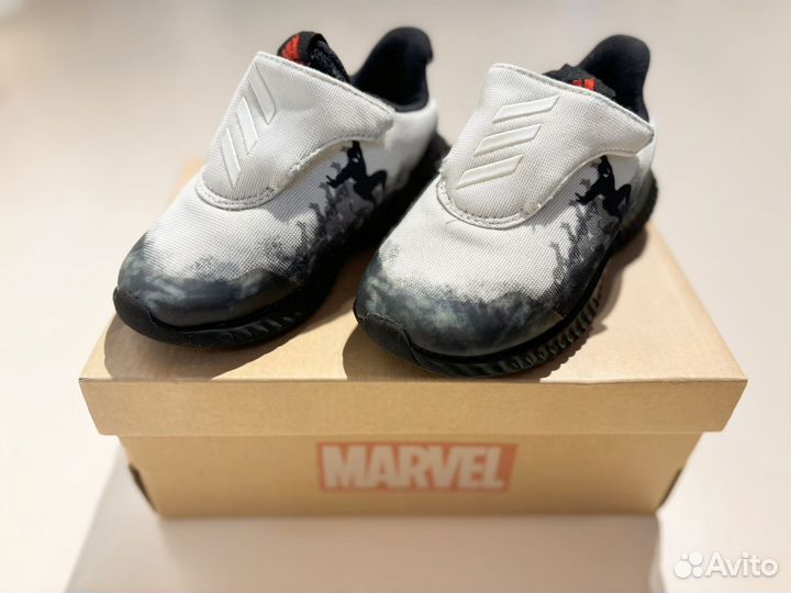 Кроссовки adidas детские Marvel