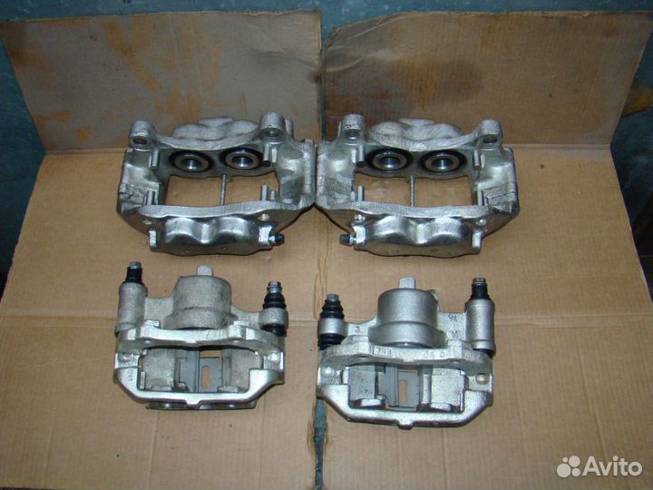 Комплект тормозных суппортов Mercedes w463 03г