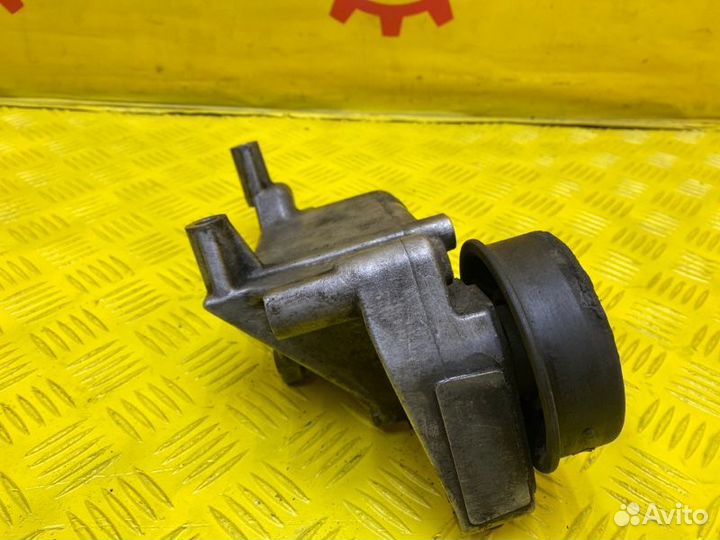 Кронштейн гидроусилителя Mitsubishi Pajero