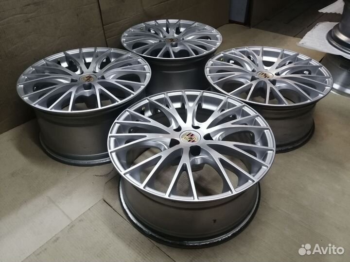 Диски 5x112 R18 8J\9J Et21\21 Porsche Macan