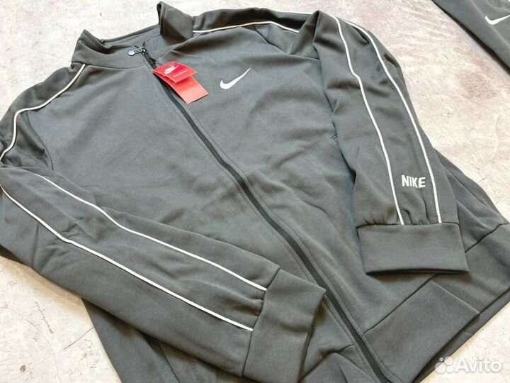 Спортивные костюмы Nike