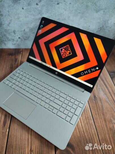 Мощный HP 2022, 11Gen 4ядра/8 потоков ips,ssd 512