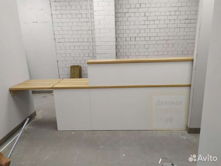 Ресепшен, барная стойка администратора