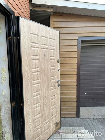Дверь входная металлическая уличная