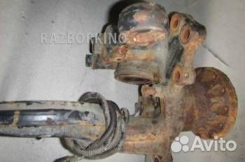 Кулак передний левый 81442013225