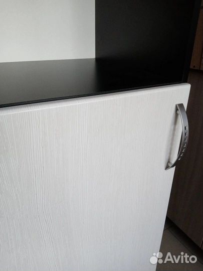 Шкаф- пенал новый