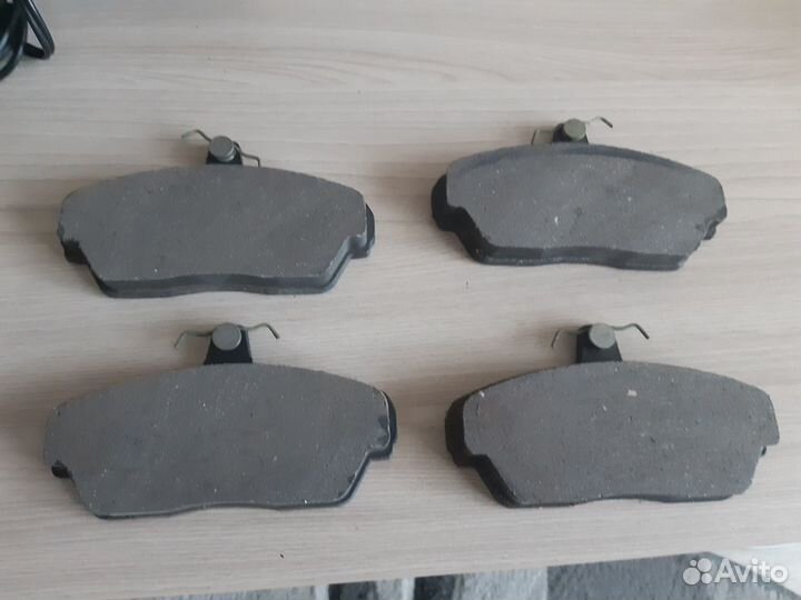 Колодка дискового переднего тормоза