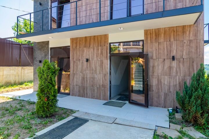 Дом 250 м² на участке 5,8 сот.