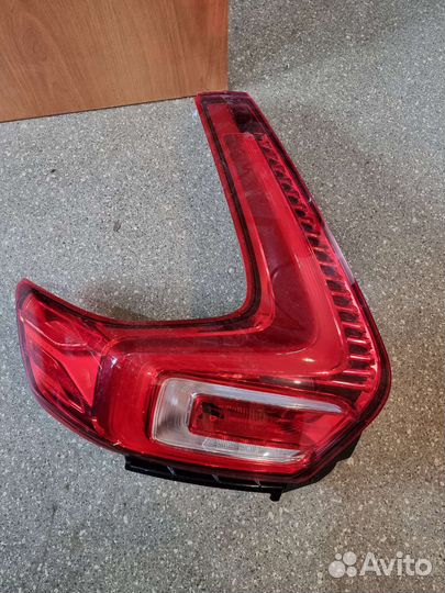 Volvo xc40 фонарь левый