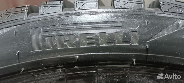 Pirelli Ice Zero 2 315/30 R22