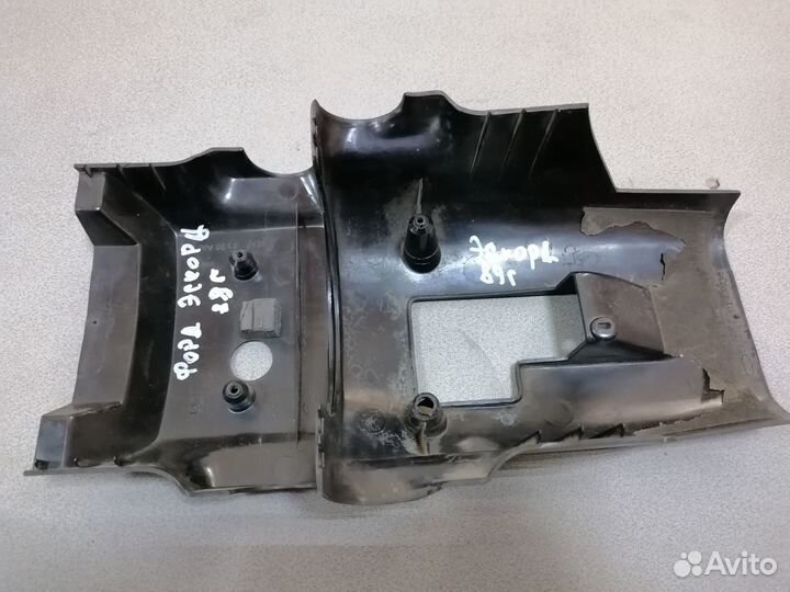 Кожух рулевой колонки Ford Escort 1986-1990