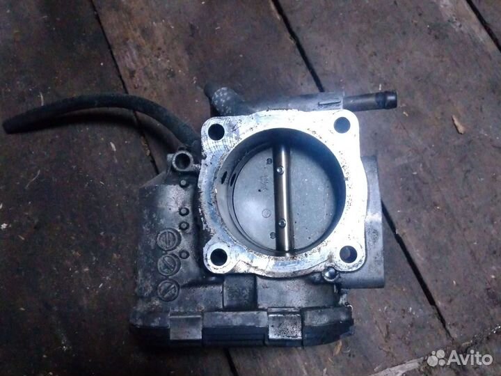 Дроссельная заслонка 06B133062H Audi A4 2.0л ALT