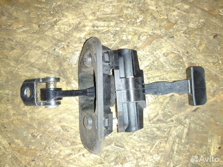 Ограничитель двери Форд Фокус 3