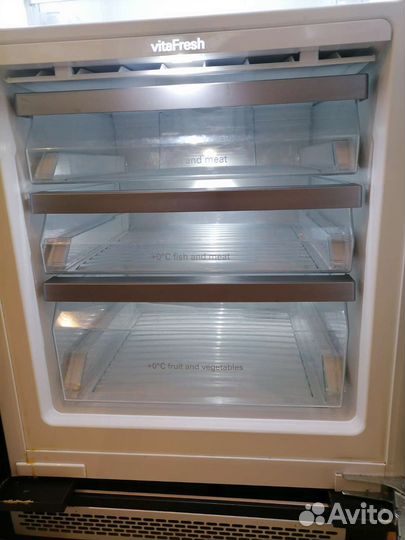 Встраиваемый холодильник Siemens