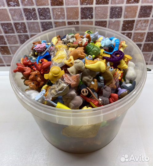 Игрушки животные пакетом киндер сюрприз