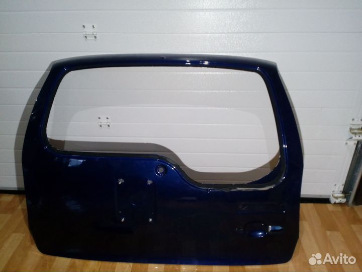 Продаю дверь задка на шниву