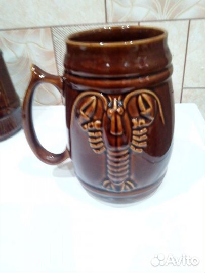 Керамические кружки, ваза