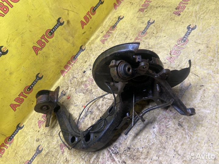 Кулак задний правый Bmw 3-Series E46 M43B19 1998