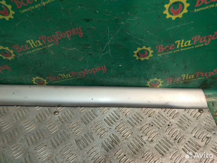 Молдинг задней правой двери Mercedes-Benz Vito