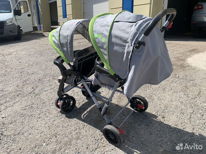 Коляска для двойни