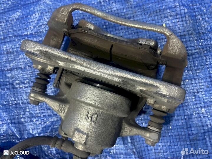 Суппорт на toyota C-HR ZYX10 2zrfxe