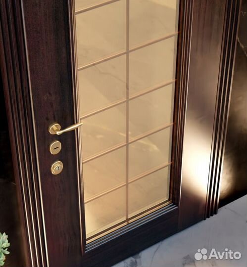 Входная дверь в коттедж или дом со стеклом