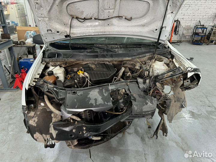 В разборе Renault Logan 2 на бу запчасти