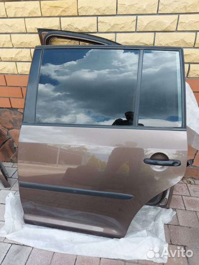 Дверь задняя левая VW Touran