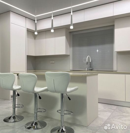 Кухонный гарнитур угловой в потолок с островом на