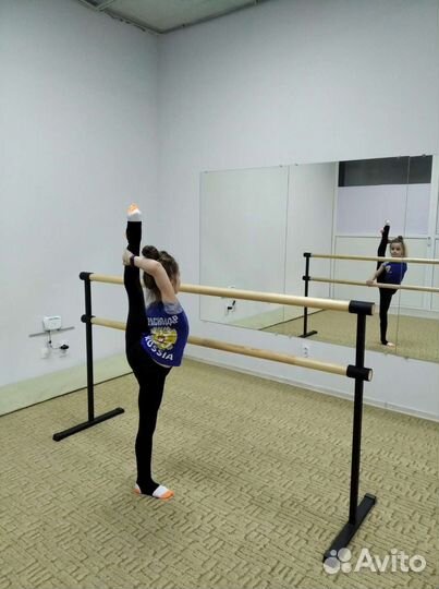 Продам,балетный станок и два больших зеркала