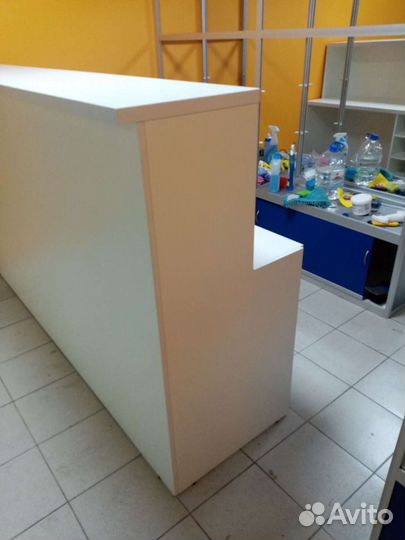 Стойка ресепшн, новая