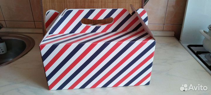 Подарочная коробка, упаковка