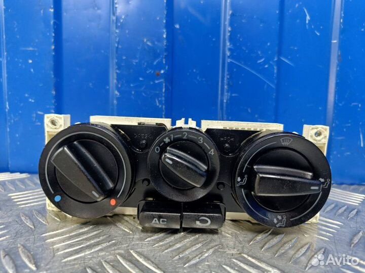 Блок управления печкой Volkswagen Passat B5 1.6