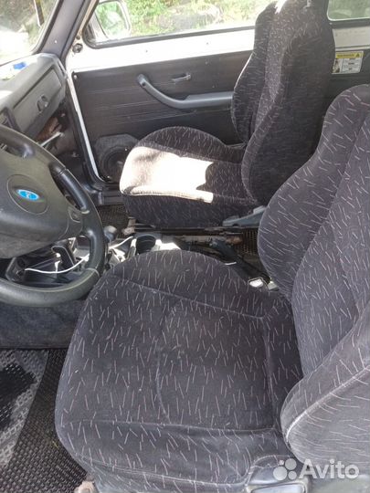 LADA 4x4 (Нива) 1.7 МТ, 2002, 130 000 км