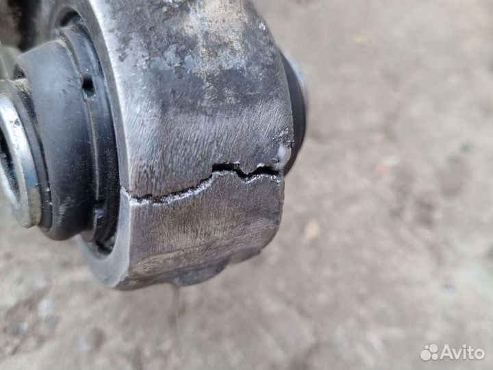 Кулак задний левый Hyundai Grandeur V