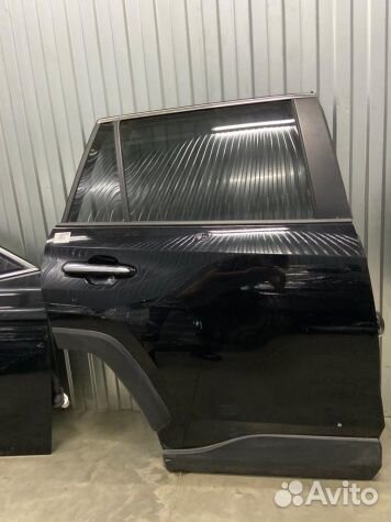 Toyota Rav-4 XA50 Дверь задняя правая черная