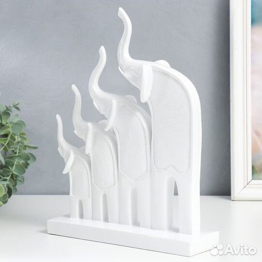 Сувенир полистоун 'Четыре слона' белый 7х24х32 см