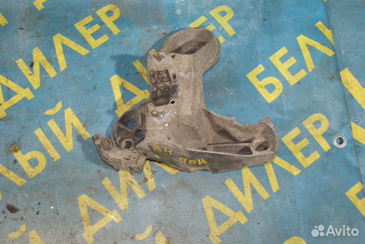 Кронштейн опоры двигателя Audi A4