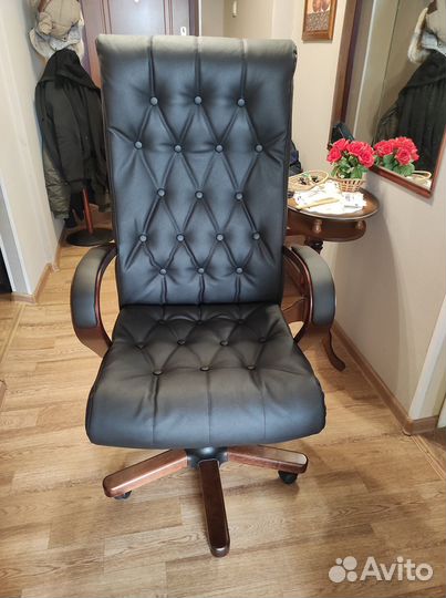 Кресло руководителя Дионис Дерево в натур.коже