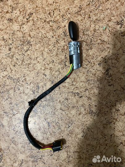 Замок зажигания Renault Logan LADA Largus Duster