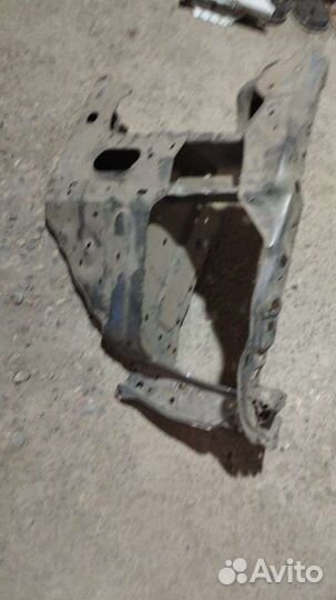 Телевизор левая часть Toyota Land Cruiser