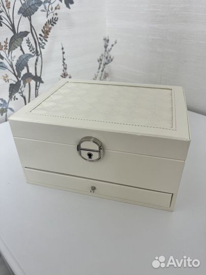 Шкатулка для украшений