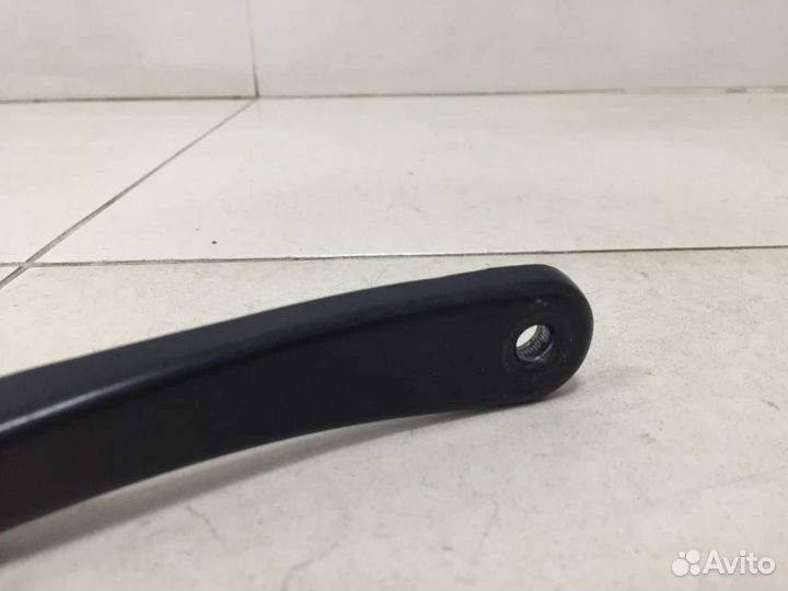 Поводок стеклоочистителя передний правый Renault D