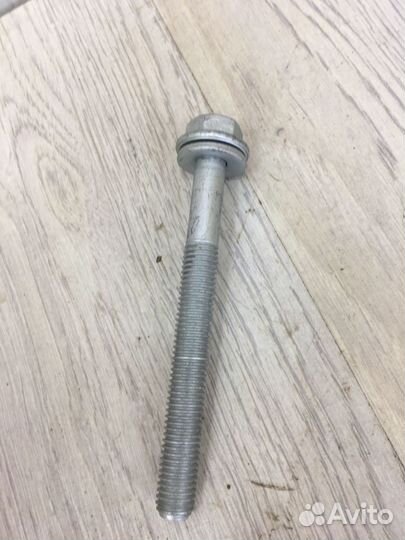 Болт Renault scenic 2